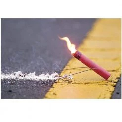 Orion Safety 20 Minute Road Flare Kit (6-Pack) -Safety Equipment Sales orion safety safety accessories 6020 77 1000