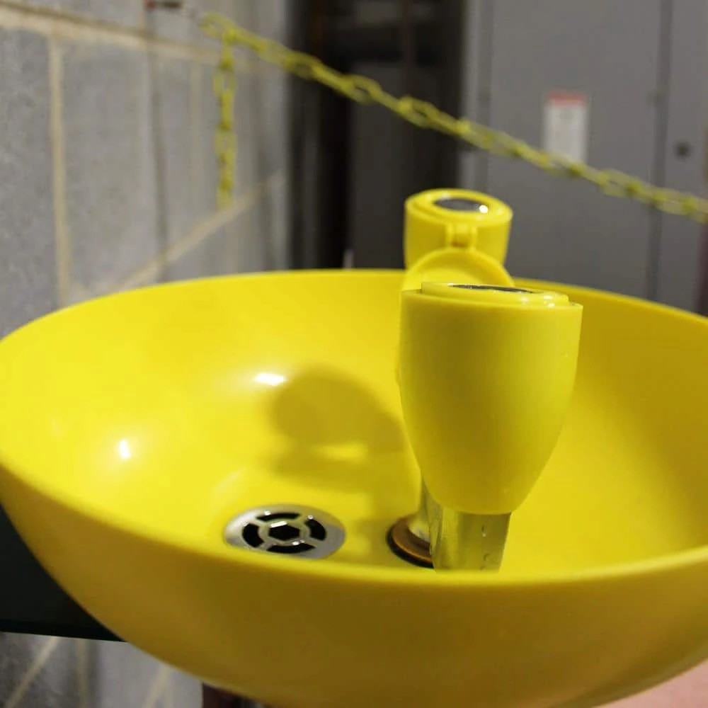 Speakman Eyesaver Eyewash with Round Yellow Plastic Bowl 3 Speakman Eyesaver Eyewash with Round Yellow Plastic Bowl - Image 3