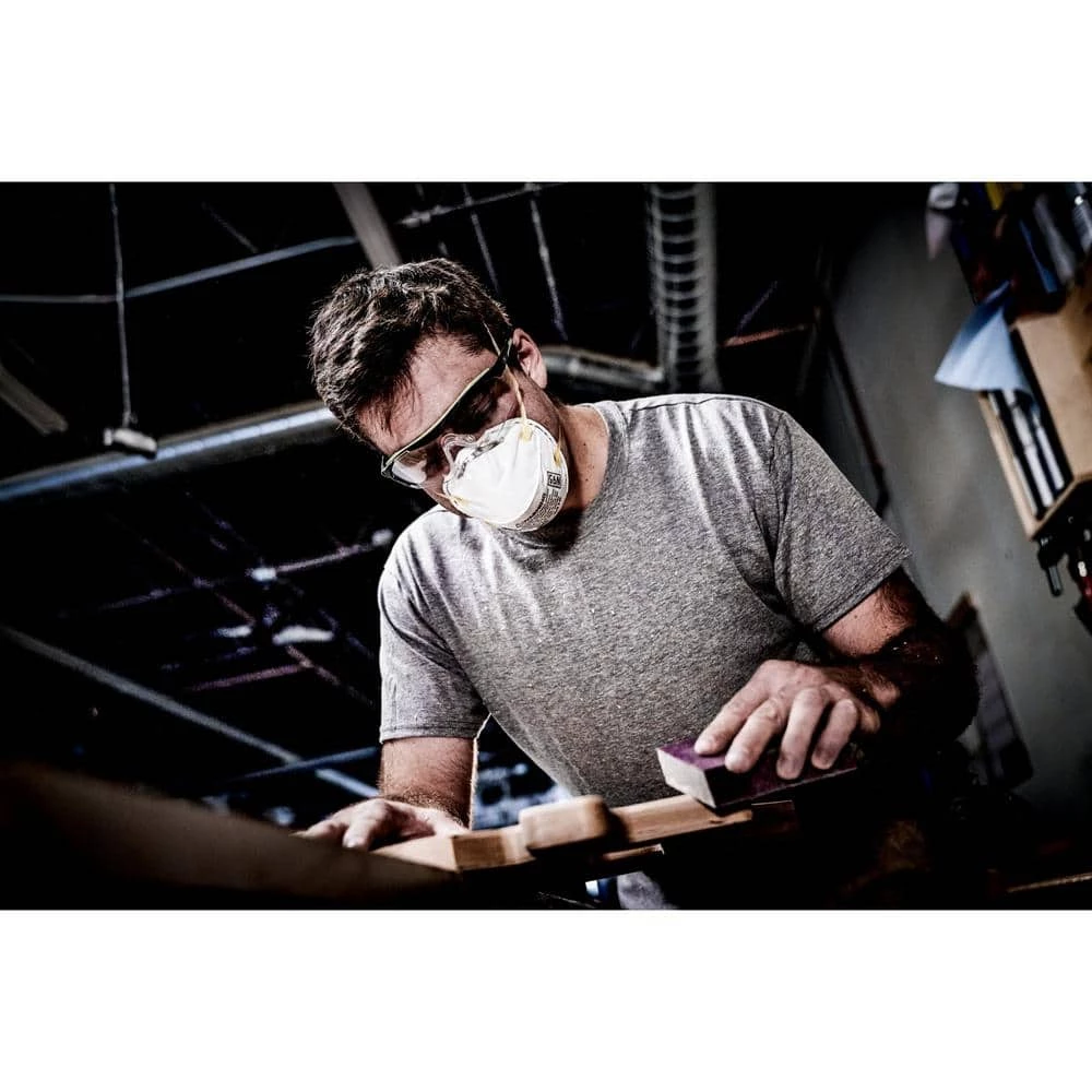 3M 8210 N95 Paint Prep Sanding Disposable Respirators (2-Pack) 4 3M 8210 N95 Paint Prep Sanding Disposable Respirators (2-Pack) - Image 4