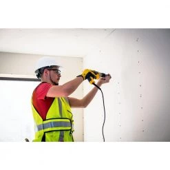 3M White Non-Vented Hard Hat with Ratchet Adjustment -Safety Equipment Sales white 3m hard hats chh r w6 77 1000